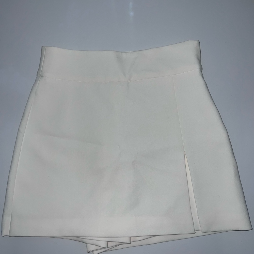 Women’s (XS) Zara Elegant Lined White Skorts